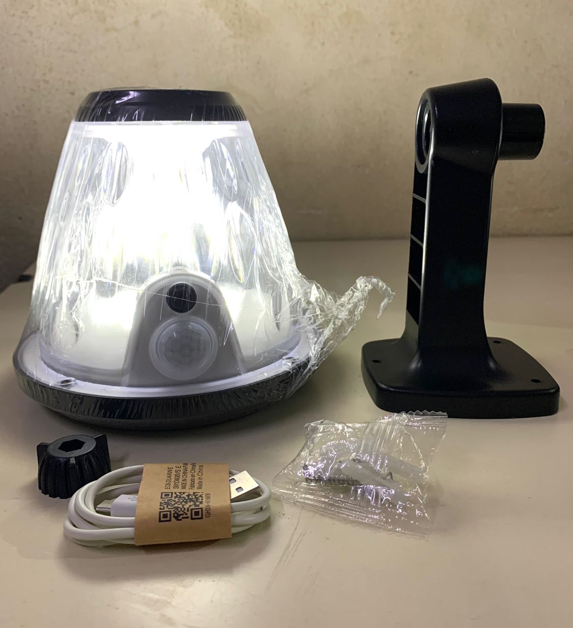 Lampe murale solaire 30 W