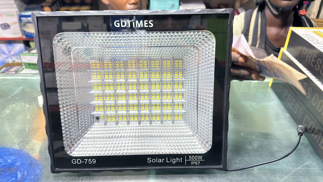 Projecteur solaire innovant 500 watts