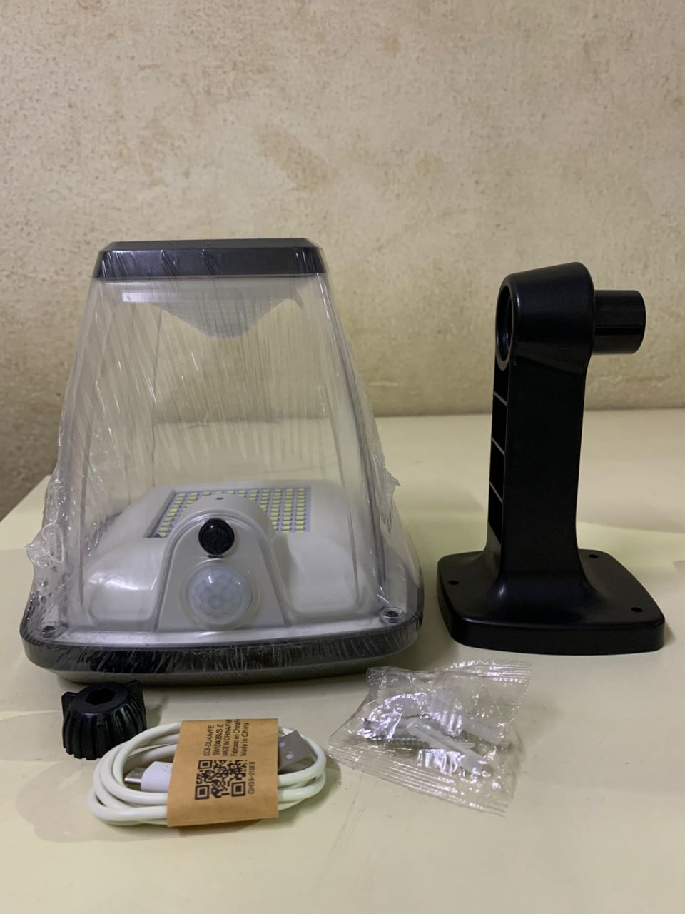 Lampe murale solaire 30 W